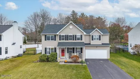 712 Adams Cir, Ballston Spa, NY 12020