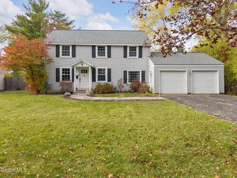 2127 Mcclellan St, Niskayuna, NY 12309