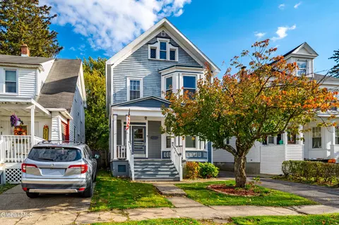 846 7th Ave, Troy, NY 12182