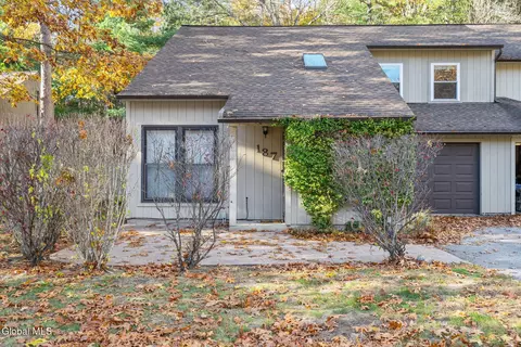 187 Thimbleberry Rd, Malta, NY 12020