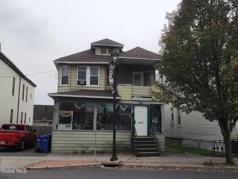 902 19th St, Watervliet, NY 12189