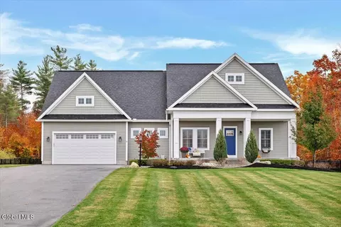 31 Catalina Dr, Ballston Spa, NY 12020