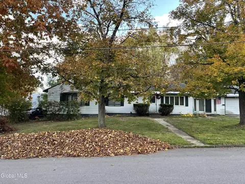 70 E North St, Ballston Spa, NY 12020