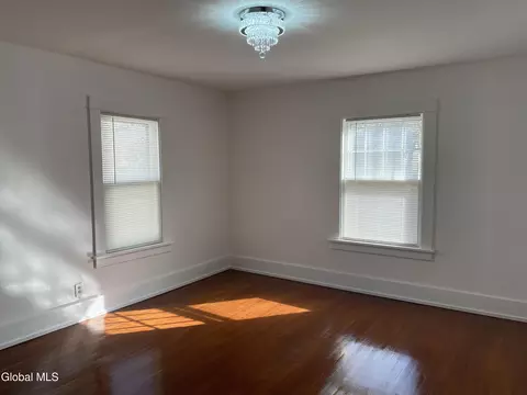 Bedroom - 1185 Ardsley Rd, Schenectady, NY 12308 photo 7 of 9
