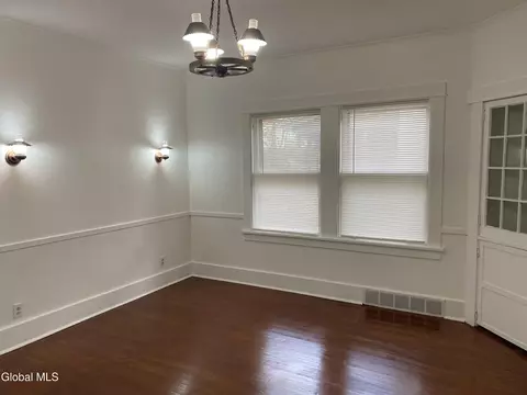 Living - 1185 Ardsley Rd, Schenectady, NY 12308 photo 6 of 7