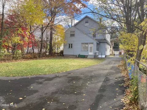 Exterior - 1185 Ardsley Rd, Schenectady, NY 12308 photo 5 of 9