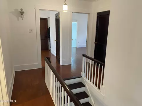 Entry Way - 1185 Ardsley Rd, Schenectady, NY 12308 photo 3 of 4