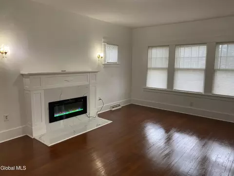 Living - 1185 Ardsley Rd, Schenectady, NY 12308 photo 2 of 7