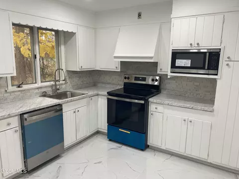 Kitchen - 1185 Ardsley Rd, Schenectady, NY 12308 photo 1 of 2