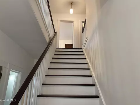 Entry Way - 1185 Ardsley Rd, Schenectady, NY 12308 photo 2 of 4