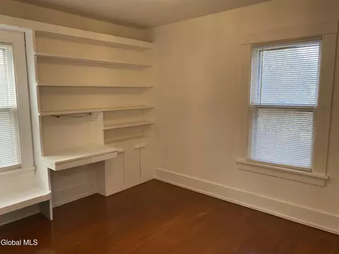 Bedroom - 1185 Ardsley Rd, Schenectady, NY 12308 photo 5 of 9