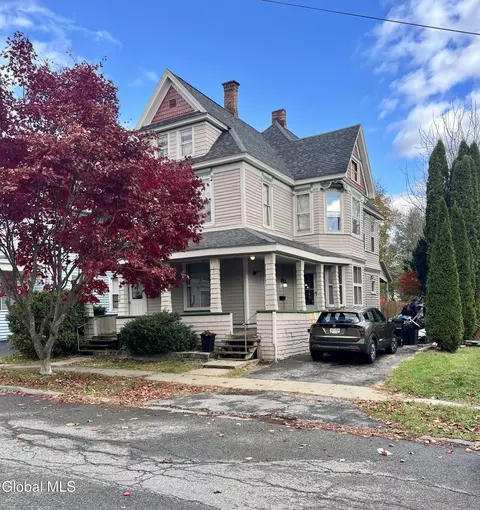 106 Dove St, Johnstown, NY 12095