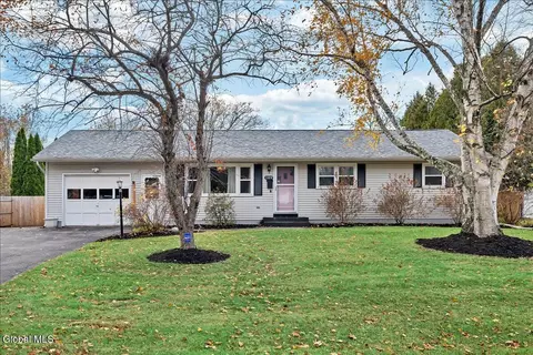 109 Van Buren Rd, Glenville, NY 12302