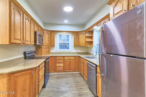 11 Vley Rd, Scotia, NY 12302 photo 9