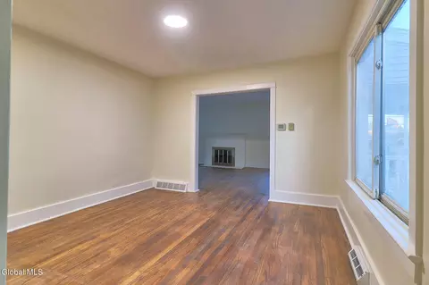 11 Vley Rd, Scotia, NY 12302 photo 6
