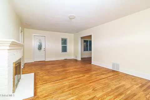 11 Vley Rd, Scotia, NY 12302 photo 4