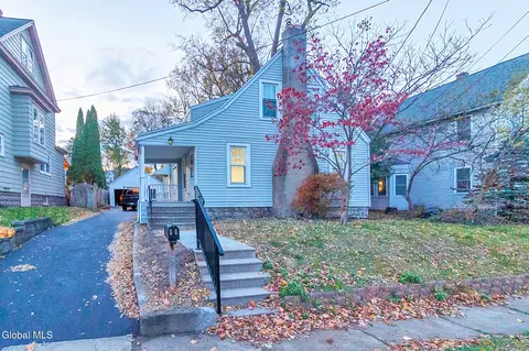 11 Vley Rd, Scotia, NY 12302 photo 2