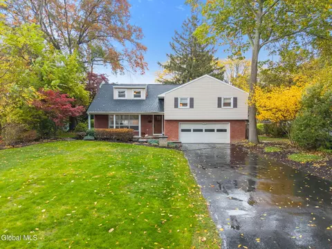 2505 Whamer Ln, Niskayuna, NY 12309