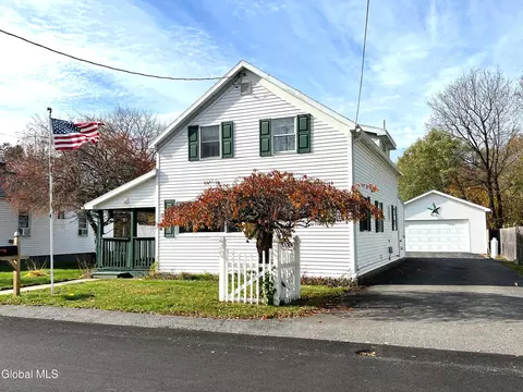 21 High St, Stillwater, NY 12170
