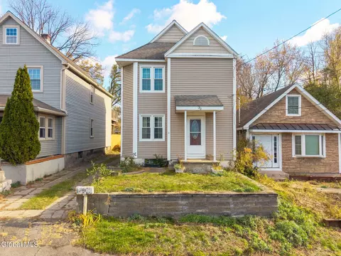 32 Mount Stuart Rd, Schenectady, NY 12304