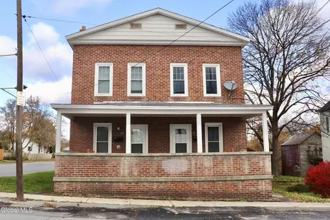 21-23 Dempster St, Ravena, NY 12143