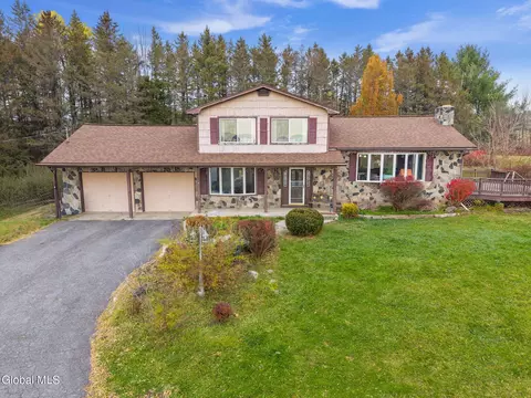 1422 Ny-30a, Sloansville, NY 12160