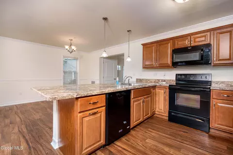 Kitchen - 140 Paddock Cir, Schenectady, NY 12306 photo 2 of 3