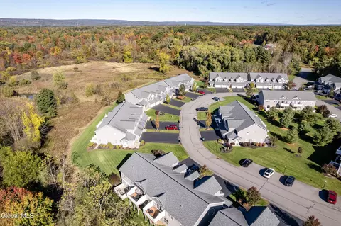 View/Area - 140 Paddock Cir, Schenectady, NY 12306 photo 4 of 5