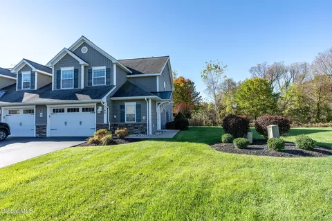 Exterior - 140 Paddock Cir, Schenectady, NY 12306 photo 8 of 8