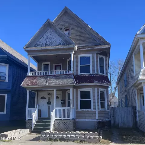 1013 Delamont Ave, Schenectady, NY 12307