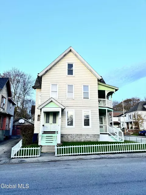 79 Bunn St, Amsterdam, NY 12010