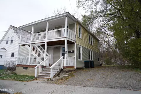 435 Manhattan St, Schenectady, NY 12308