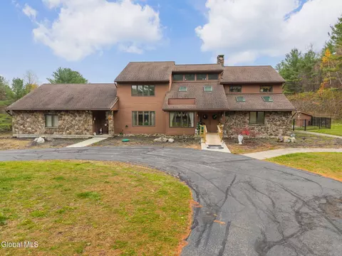 3041 Mariaville Rd, Schenectady, NY 12306