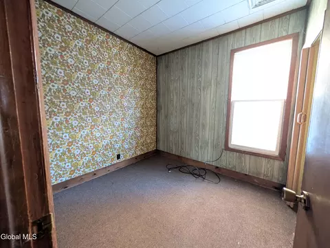 Bedroom - 16 Paulding St, Schenectady, NY 12308 photo 5 of 8
