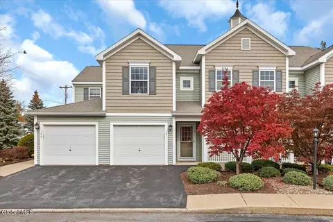 101 Cherry Blossom Ct, Rotterdam, NY 12306