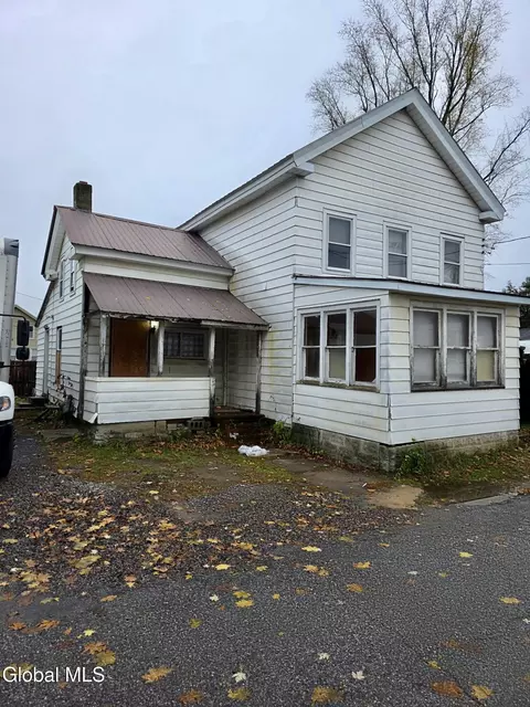 10 Edward St, Fort Edward, NY 12828