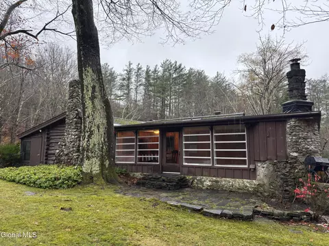 140 E Hollow Rd, Petersburgh, NY 12138