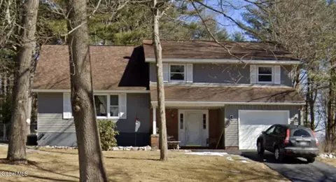 17 Old Glory Ln, Ballston Spa, NY 12020