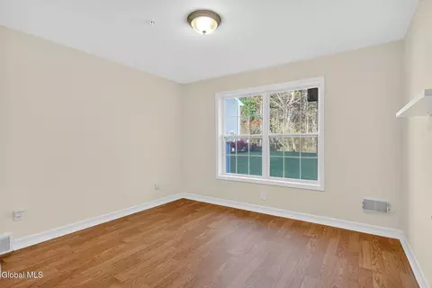 178 Paddock Cir, Schenectady, NY 12306 photo 13