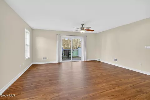 178 Paddock Cir, Schenectady, NY 12306 photo 10