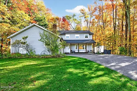 16 Nelson Ave, Saratoga Springs, NY 12866