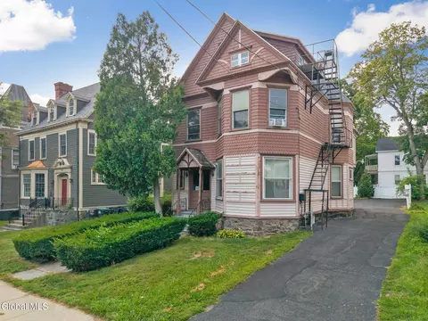 113 S Lake Ave, Albany, NY 12208