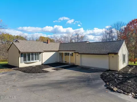 200 Hinrichsen Heights Rd, Coxsackie, NY 12051