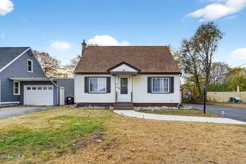 4 Old Fort Ave, Schenectady, NY 12306