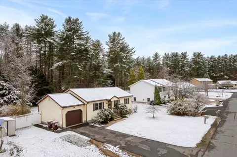 37 Zenas Dr, Queensbury, NY 12804