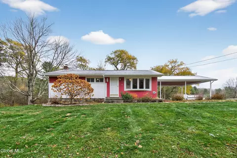 136 Stanton Rd, Coeymans Hollow, NY 12046