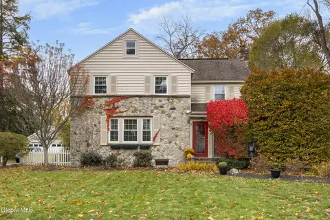 21 Roweland Ave, Delmar, NY 12054