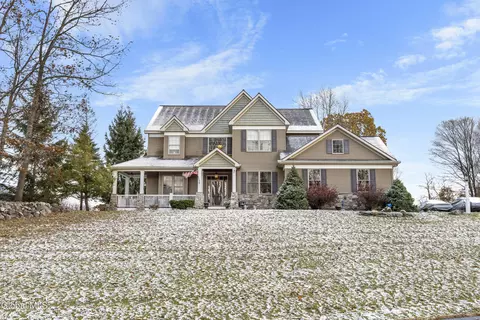 18 Ridgeview Rd, Gansevoort, NY 12831