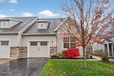 3 Winchester Pl # B, Mechanicville, NY 12118