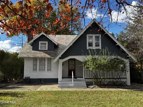 226 N Greenbush Rd, Troy, NY 12180